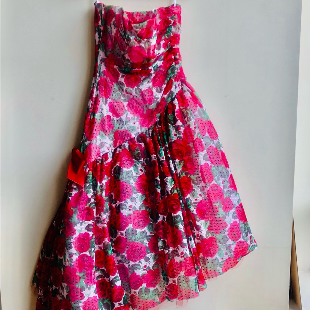 Classic, vintage Scassi Boutique (holiday) gown